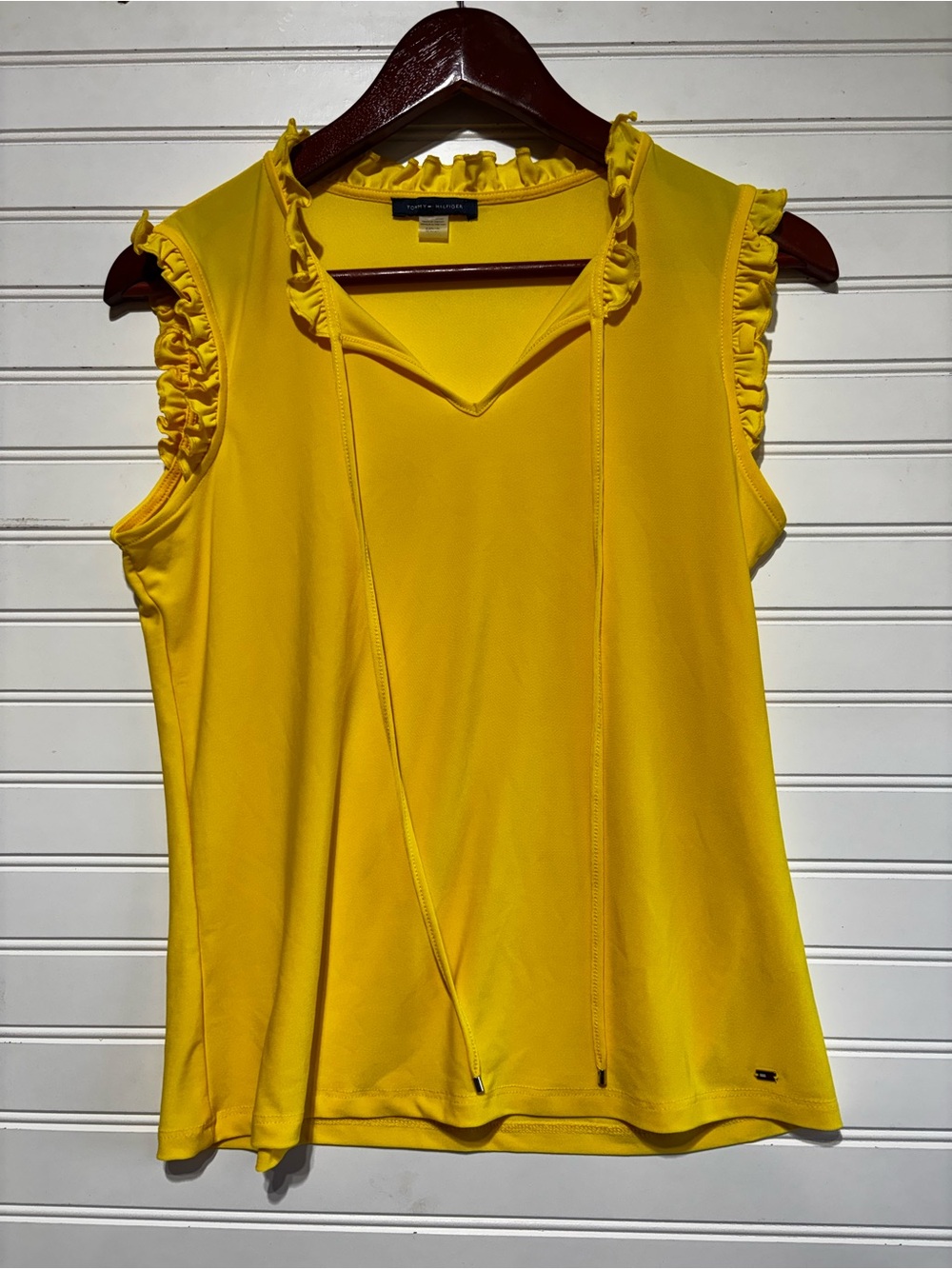 Tommy Hilfiger Women’s Bright Yellow Ruffle Sleeveless Blouse Top Size Small - Picture 2 of 6